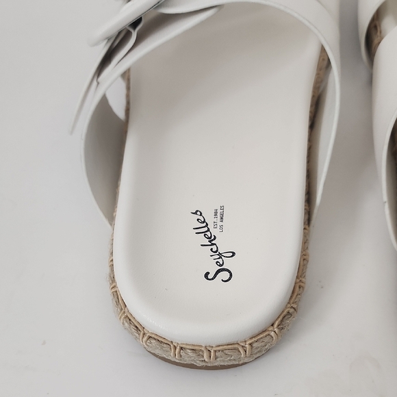 NWOT Seychelles White Big buckle Sandals Size 8.5 - Picture 4 of 8